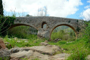 Fototapeta na wymiar römische Brücke in Pollença, Mallorca