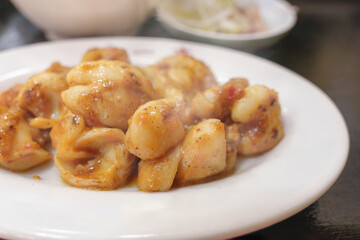 豚ホルモン炒め料理