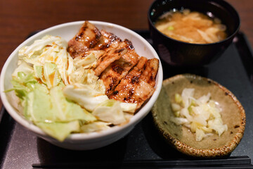 直火焼き豚丼定食