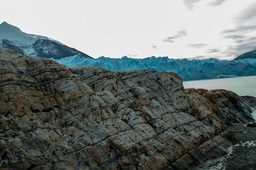 Mirada al Pasado: El Glaciar Perito Moreno en El Calafate, Argentina