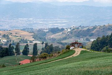 Rancho valle y montañas en Cartago Costa Rica