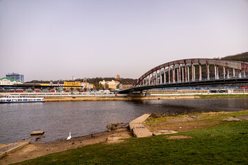 Naklejka premium Eine wunderschöne Fahrradtour entlang des Elbradweges von Ústí nad Labem nach Dresden durch die Sächsische & Böhmische Schweiz - Deutschland - Tschechien 