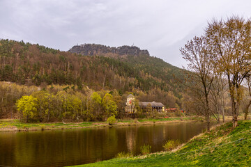Eine wunderschöne Fahrradtour entlang des Elbradweges von Ústí nad Labem nach Dresden durch die...