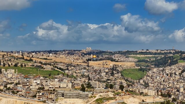 Jerusalem old city aerial wide view
Drone view of old city of Jerusalem with al aqsa mosque, ramadan, April,03,2024
