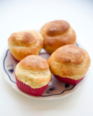 buns on plate 