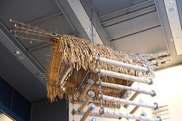 FU 2023-01-12 RJMuseum 93 An der Decke hängt ein alter Getreidespeicher