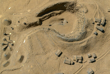 Vue du dessus d'une maquette du volcan de Montpeloux en Auvergne
