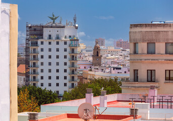View of the roofs of Cadiz from above on a sunny day. - 775381012