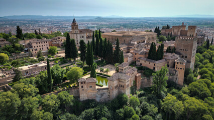 Obraz premium The Alhambra, medieval complex of palaces and fortresses of the Moorish rulers of Granada.