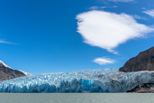 Glacier, Lago Grey, Torres del Paine National Park, Parque Nacional Torres del Paine, Cordillera del Paine, Towers of the Blue Sky, Region de Magallanes y de la Antartica Chilena, Ultima Esperanza