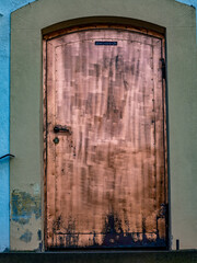 Tür aus Kupferblech