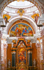 Der Hochaltar des Innsbrucker Doms (Tirol, Österreich)