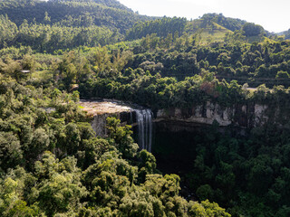 Vista da Cachoeira Salto Ventoso, em Farroupilha, Rio Grande do Sul, Brasil