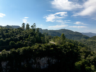 Vista da Cachoeira Salto Ventoso, em Farroupilha, Rio Grande do Sul, Brasil