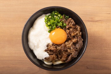 牛肉とろろ玉子　ぶっかけうどん