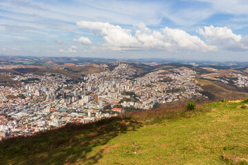 Fototapeta na wymiar Vista da cidade a partir da Serra de Domingos