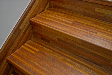 Light-colored maple-colored stairs that are easy to maintain because they don't rust
