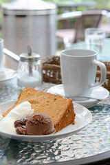 シフォンケーキ　チョコアイス
