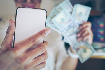 House wife do Cryptocurrency investor trading at home