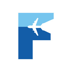 Logo travel. Letra inicial F con silueta de avión en espacio negativo para agencia de viajes - 775749491