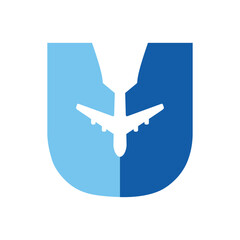 Logo travel. Letra inicial U con silueta de avión en espacio negativo para agencia de viajes