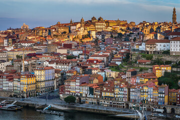 Fototapeta na wymiar Sunrise over Porto city, Portugal