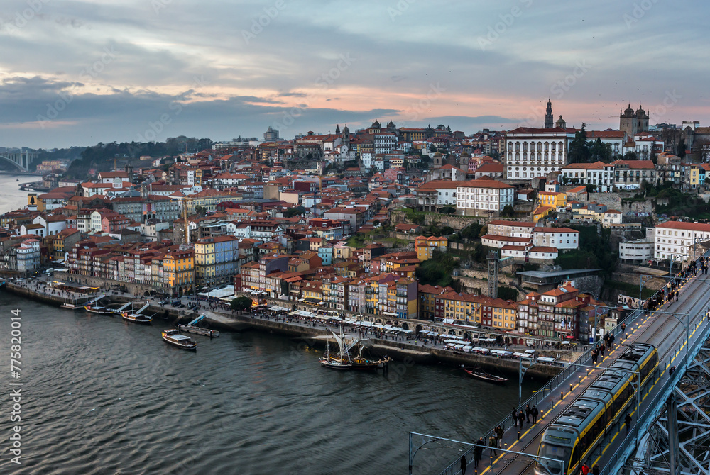 Wall mural Dom Luis I Bridge in Porto city, Portugal