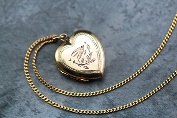Antique Rolled Gold Victorian 1850-1900 Engraved Swallow Floral Heart Charm Locket Pendant Necklace