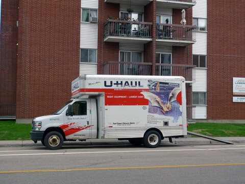 U-Haul, société américaine de location d'équipement de déménagement et de stockage	
