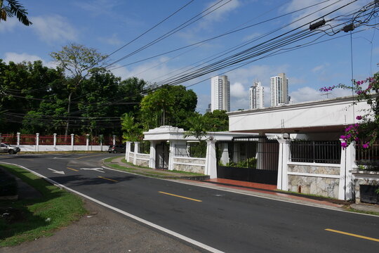 Wohngebiet und Hochhäuser in der Stadt Panama City