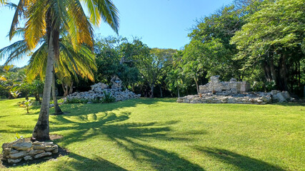 Obraz premium Ruins in Playa del Carmen Archeological Site