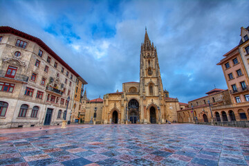 San Salvador cathedral in Oviedo, Spain. - obrazy, fototapety, plakaty