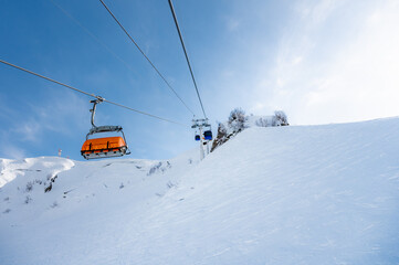 chair lift for skiing - 775995424
