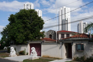 Villenviertel und Hochhäuser in der Stadt Panama City