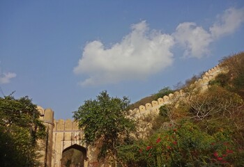 Fototapeta premium fortification wall of Amber fort, Jaipur, Rajasthan, India