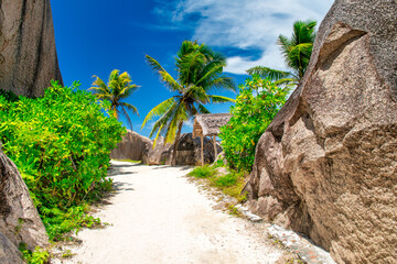 Amazing landscape of La Digue Island in the Seychelles Archipelago - obrazy, fototapety, plakaty