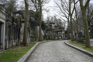 Fototapeta na wymiar Tombes croix cimetière