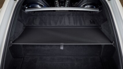 Cargo cover in a car