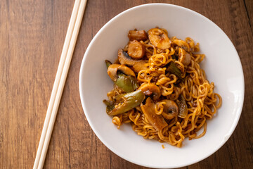 stir fried noodles with chicken