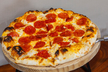 Pizza de Salami al Horno