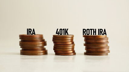 Choosing between IRA, 401k and Roth IRA retirement plans - obrazy, fototapety, plakaty