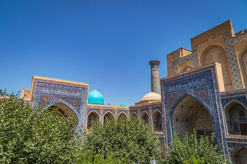 The Mosque and madrasas at the Registan in Samarkand. - 776237045