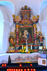 Fototapeta premium Innenansicht der Kapelle in Samnaun-Dorf in der Region Engiadina Bassa/Val Müstair, Graubünden (Schweiz)