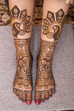 Henna Magic: Beautiful Mehandi Designs on Hands