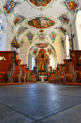 Fototapeta na wymiar Innenansicht der Pfarrkirche Heiterwang in der Gemeinde Heiterwang im Bezirk Reutte, Tirol
