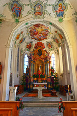 Fototapeta na wymiar Innenansicht der Pfarrkirche Heiterwang in der Gemeinde Heiterwang im Bezirk Reutte, Tirol