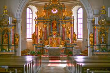 Innenansicht der Pfarrkirche St. Pankratius in Mudau im Neckar-Odenwald-Kreis - obrazy, fototapety, plakaty