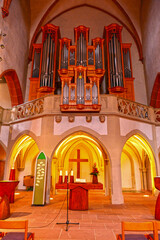 Die Stiftskirche St. Juliana (Simultankirche) in Mosbach im Neckar-Odenwald-Kreis