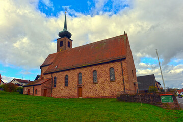Katholische Kirche St. Wendelinus in Limbach-Heidersbach im Neckar-Odenwald-Kreis  - obrazy, fototapety, plakaty