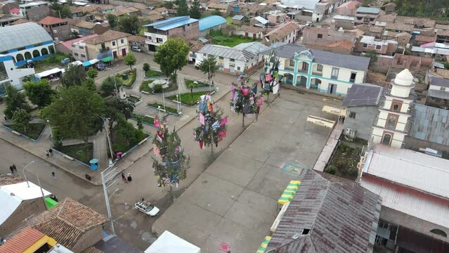MONTES ADORNADOS TRADICI&Oacute;N VISTA AEREA DE DRONE 